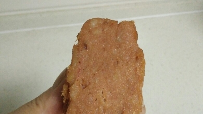 自制午餐肉,这是成品切面,还可以吧😊