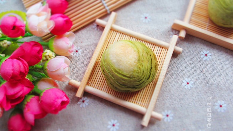 抹茶酥,放入预热好的烤箱,180度,中层,上下火,25分钟