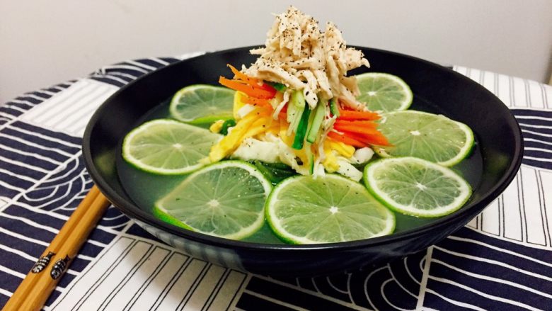 韩式鸡汤面,加上青柠片,就是有颜有味的日本网红柠檬拉面🍜!