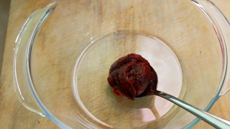 减肥也得好好做饭 一鸡两吃,另外半只的调味料,<a style='color:red;display:inline-block;' href='/shicai/ 8426'>韩式辣酱</a>先来一大勺