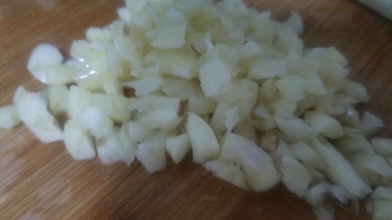 土豆片炒肉,<a style='color:red;display:inline-block;' href='/shicai/ 2794'>大蒜</a>