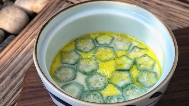完美秋葵星星⭐蒸蛋(零失手新手必看),出锅后可加点麻油,核桃油,杏仁油等各种坚果油,香气扑鼻。