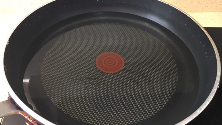 枸杞猪肝皮蛋瘦肉汤(清肝明目,准备一个锅,下要喝汤人数的分量