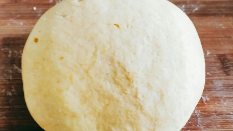 南瓜烫面团,揉好的面团。