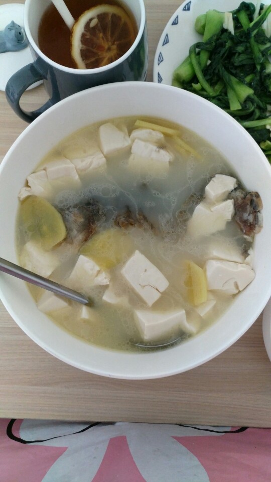 鲫鱼豆腐汤