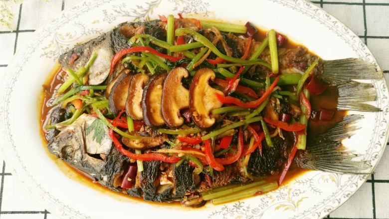 豆瓣鲫鱼,舌尖上的乡愁,记忆中的味道。