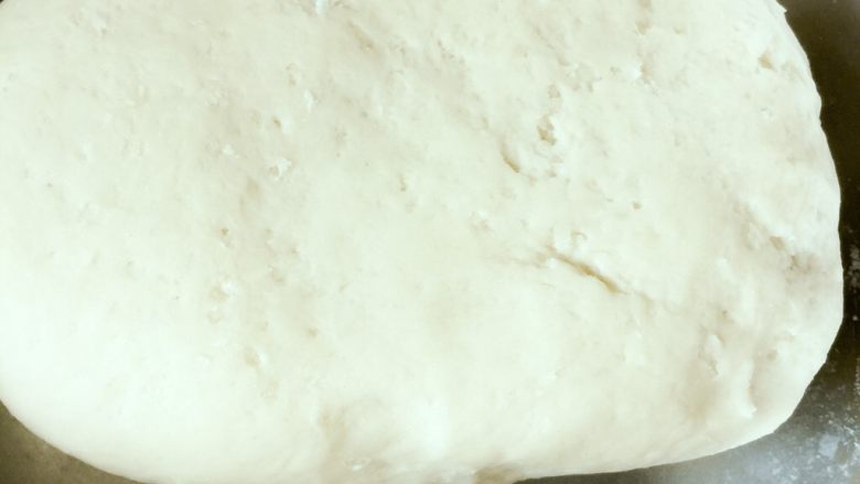韭菜盒子,关键一步开水和面,听好了啊,是开水揉完醒发一小时,隔半个小时揉一揉
