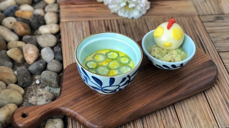 完美秋葵星星⭐蒸蛋(零失手新手必看),如果和早餐一起蒸需要大火5分钟小火2分钟。当然不同的容器导热不同,时间仅供参考。