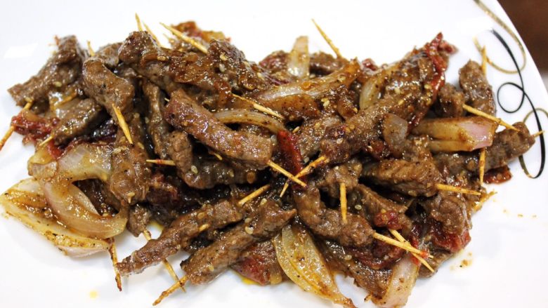 #食二星座#+牙签牛肉,然后可以盛起来了!