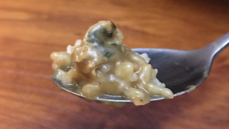 鲍汁蚝肉船坞拌饭,是不是很简单但又很特别的一道美食呢?😊迫不及待尝一下.......