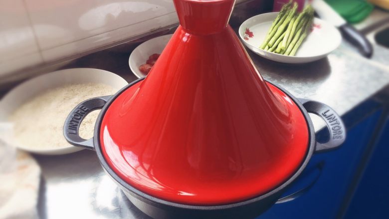 广式煲仔饭,拿出来我的神器,塔吉锅。