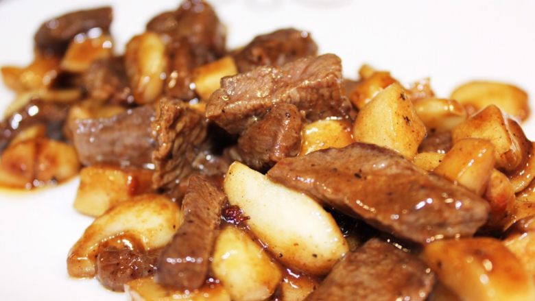 #食二星座#+黑椒杏鲍菇牛肉粒,来个细节图。。到底是牛肉更好吃还是杏鲍菇更好吃呢?狮子座的<a style='color:red;display:inline-block;' href='/shicai/ 8476'>牛肉粒</a>自信地觉得是他!