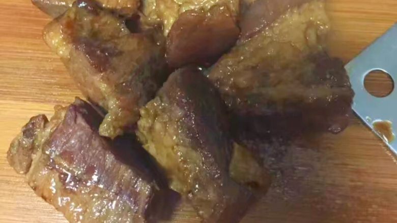 肉夹馍,大火烧开中小火慢炖至1个半小时,想快速可以用高压锅,但是我觉得慢慢炖才入味,特别香