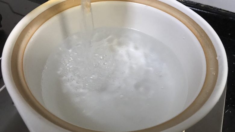 超满足便当(32),锅内下冷水
