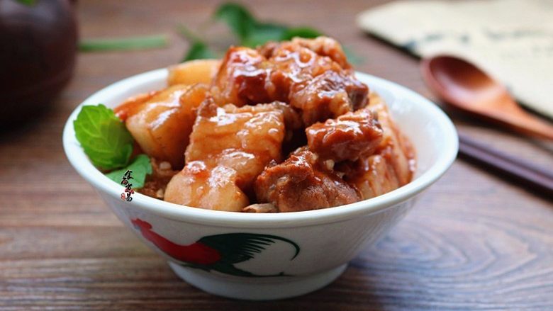 电砂锅红烧排骨五花肉