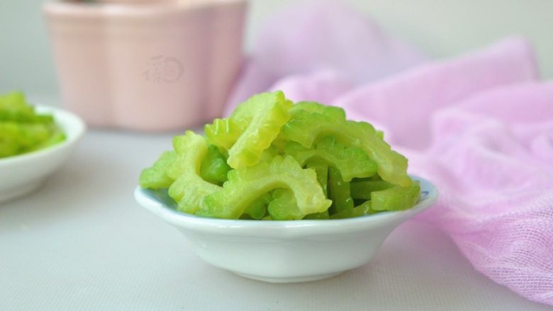 蜜汁凉瓜,简单的蜜汁凉瓜,非常冰爽