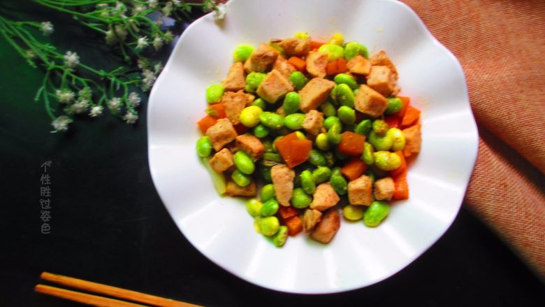 毛豆鸡丁,咸香有味的快手菜
