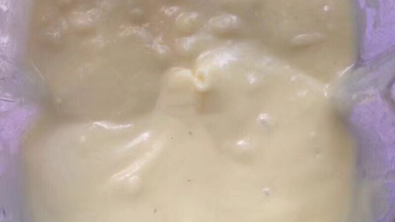 蔓越莓绿豆糕,我放的水有点多,不过没影响,打成绿豆泥