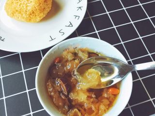 夏日你需要的美容养颜秘诀——桃胶雪燕皂角米银耳羹