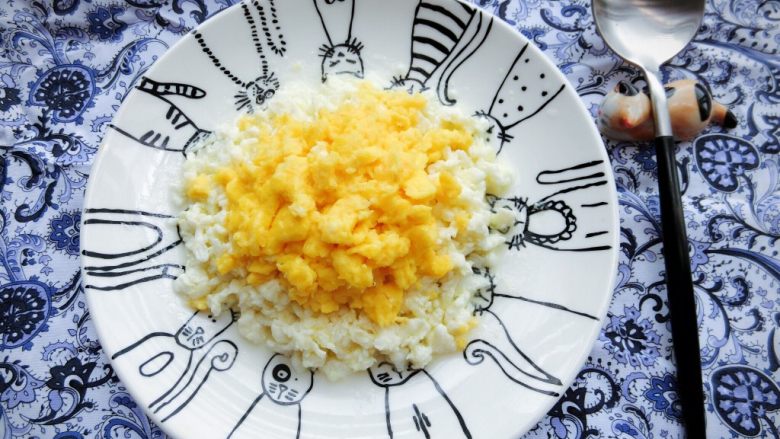 赛蟹鲜之炒滑蛋,盛盘~よし
いただきます~真的好似蟹黄鲜啊😋