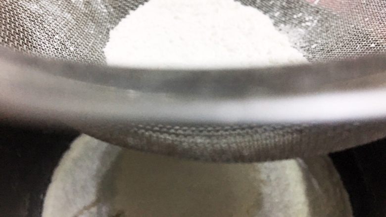 夏-青橘烧果子,粉混合,筛粉。