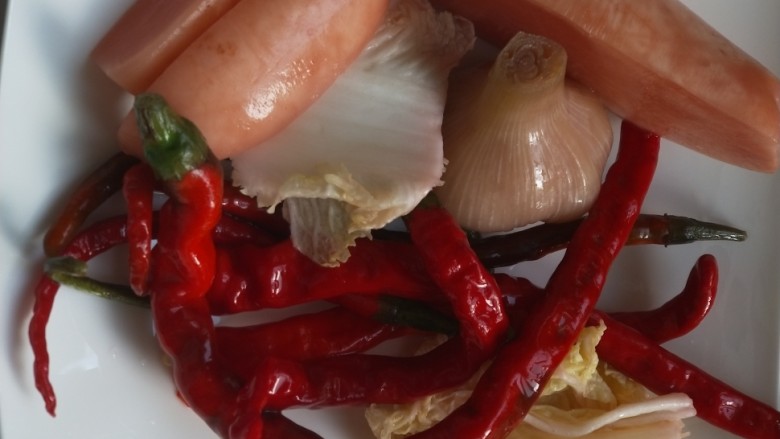爆炒海螺,<a style='color:red;display:inline-block;' href='/shicai/ 698'>泡菜</a>随意改刀