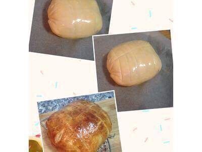 #食二星座#威灵顿菲利牛排,烤箱预热200-220度,定型后将保鲜膜去除,均匀涂上蛋黄液,放在铺有烘焙纸的烤盘上。这时可用水果刀的背面在派皮上划线(装饰用不要划破派皮)再用少许玫瑰盐洒在派皮上(朝上的那面即可),