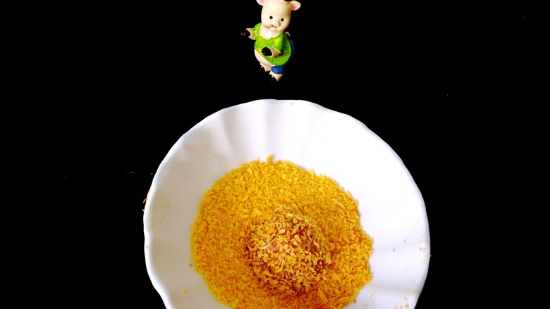 #食二星座#+牛肉苏格兰蛋,放面包糠里滚一下,