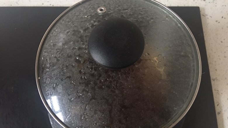 自制珍珠奶茶,关火后,焖5分钟