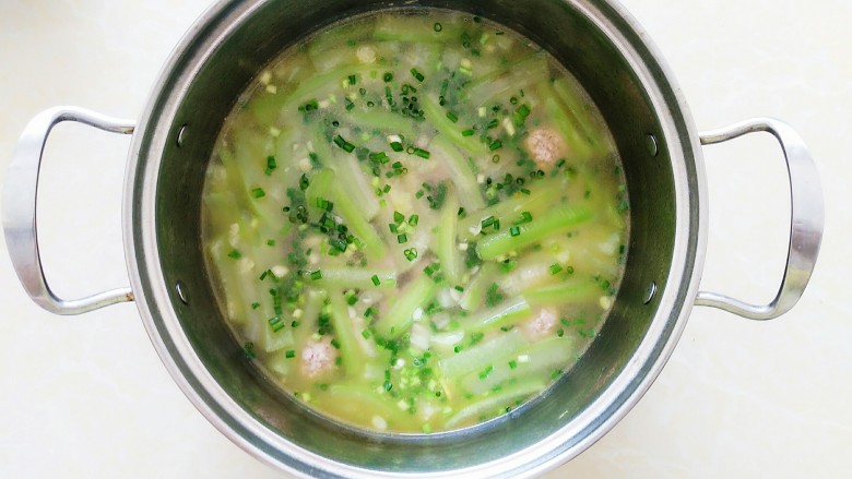 丝瓜肉丸汤,这就是煮好的丝瓜肉丸汤!清甜美味!
