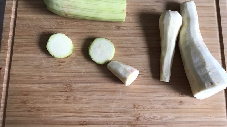 宝宝辅食之甜菜根蔬菜的焖饭,准备食材