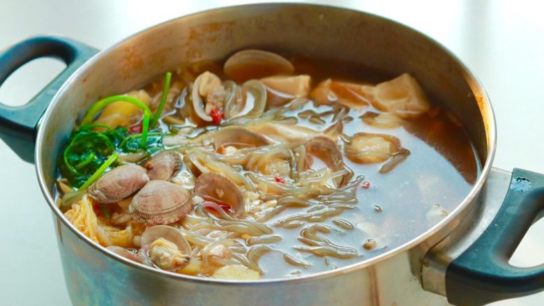 宵夜嗨起来—自制美味花甲粉,关火,上桌食用