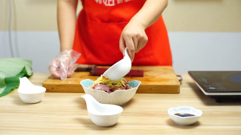 蒸鸡不增脂，减肥好膳食—清香荷叶蒸鸡,加入料酒