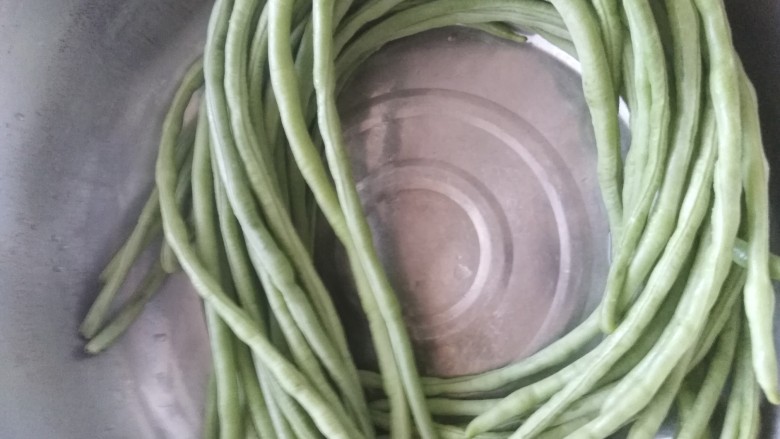 干煸豆角,<a style='color:red;display:inline-block;' href='/shicai/ 3639'>豆角</a>