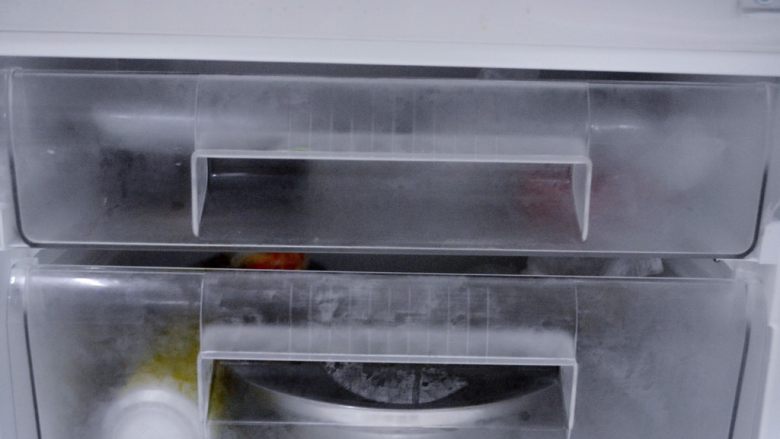 香爽红糖冰粉,把红糖水和冰粉一起冷藏起来,冰镇一两小时后食用口感更佳哦!