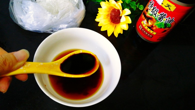 香卤鸡爪,生抽3勺
