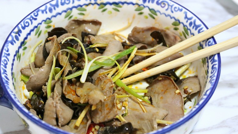 三椒腰片,最后拌匀即可装盘啦~