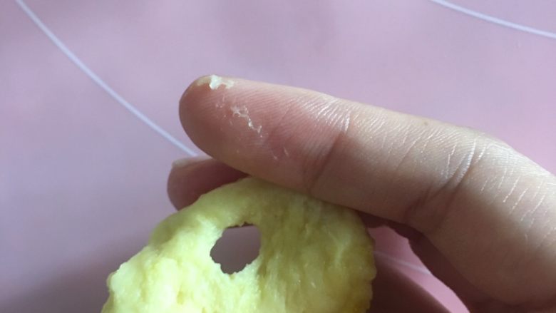 爱你,维尼,面团能拉出厚膜的时候,加黄油