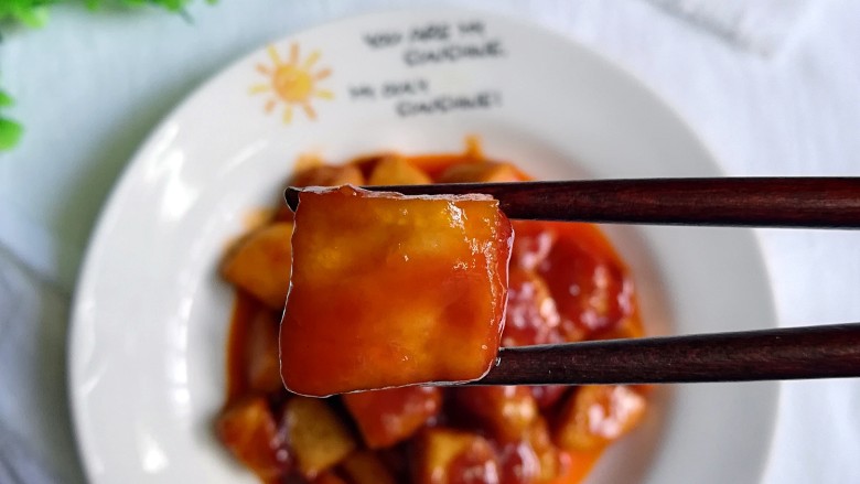 茄汁豆腐,一口一个,入口软软香香,酸酸甜甜,宝宝食欲不振,试试这道菜如何