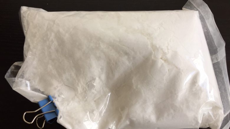 超简易红豆酸奶冰棒,要用糖粉,糖粉比较细,因为全程不加热所以尽量不用粗颗粒的糖