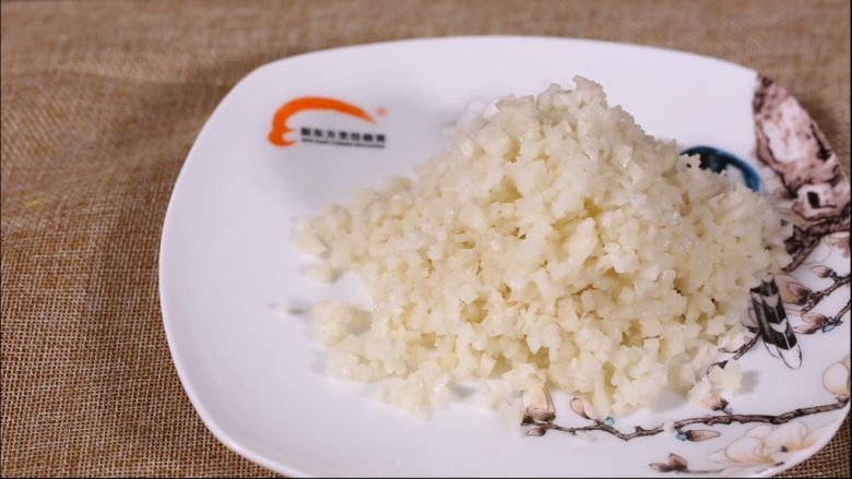 泰汁藕饼,切好的藕末,尽快使用,会变黑