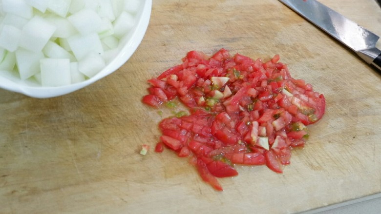 宝宝辅食 番茄冬瓜肉丸汤面,切小丁,<a style='color:red;display:inline-block;' href='/shicai/ 56'>冬瓜</a>切小块