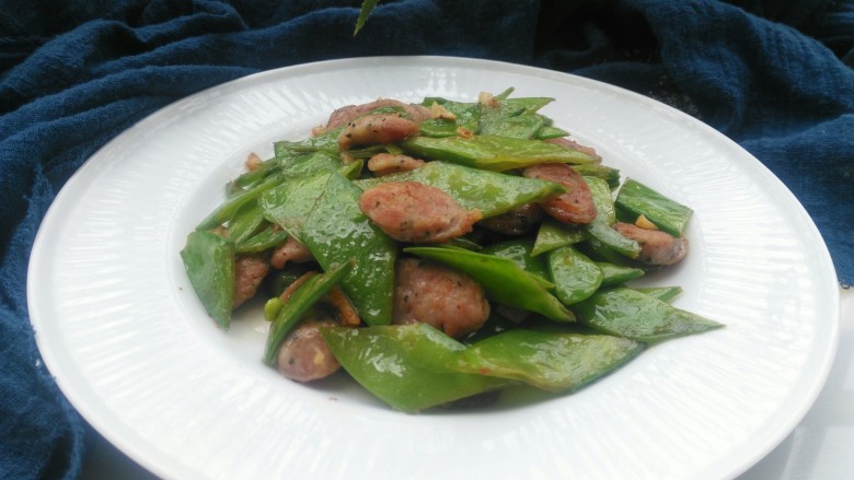 荷兰豆炒香肠