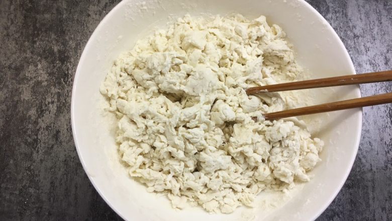 西葫芦鸡蛋饼
,用筷子搅拌均匀