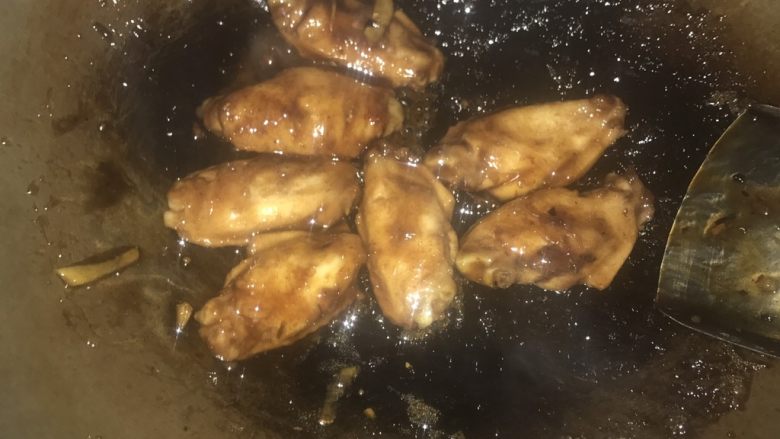 可乐鸡翅,直到最后收汁
