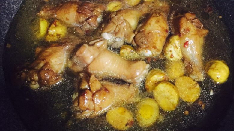 食肉者的幸福——板栗烧小鸡腿(鸡翅根),水量没过食材即可