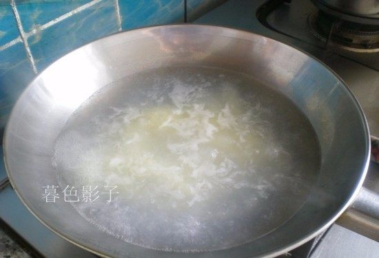 解暑，就是一碗Q弹冷面,煮5分钟左右就可以、因为冷面是熟的