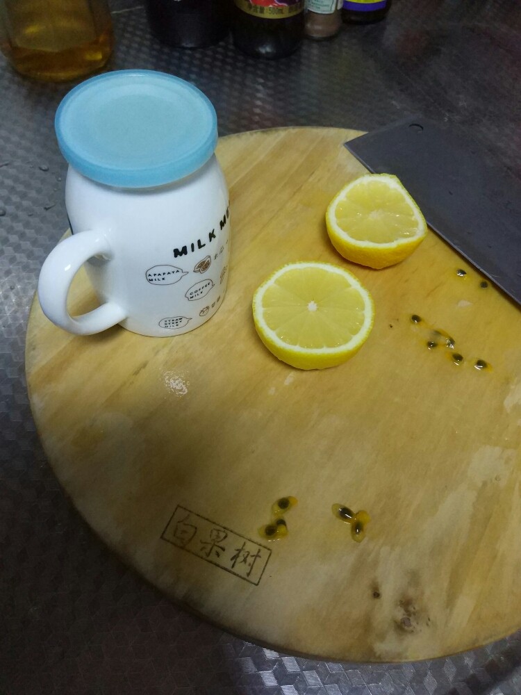 柠檬百香果益酸菌,封盖,如冰箱冷藏一周后可泡柠檬水或益酸菌等等啦