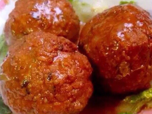 正宗的扬州特色菜-红烧狮子头,鲜嫩香滑,口齿留香!