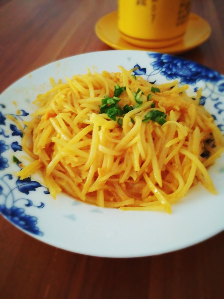 咸蛋黄炒土豆丝